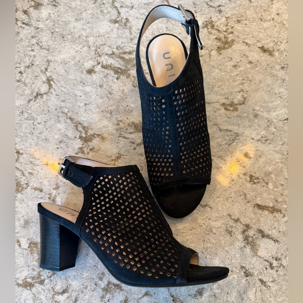 Black Heeled Shoes
